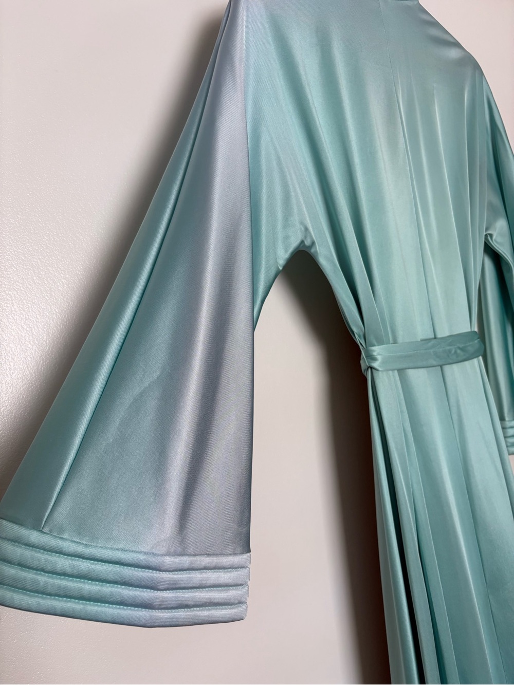 Vintage Vanity Fair Aqua Nylon Belted Maxi Robe Wide Sleeve EUC Small - Picture 6 of 7